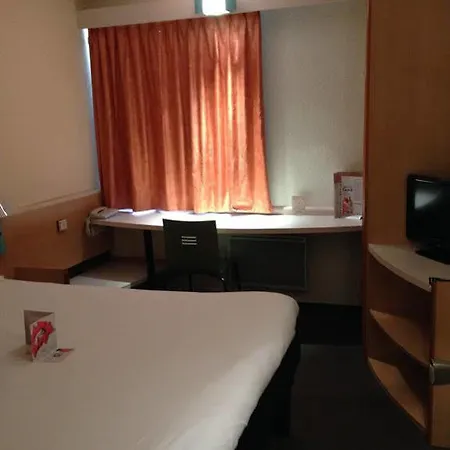 Ibis Lyon D'abeau 3* Л'Иль-д'Або