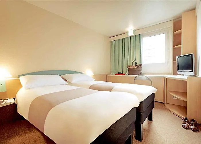 Ibis Lyon D'abeau Hotel